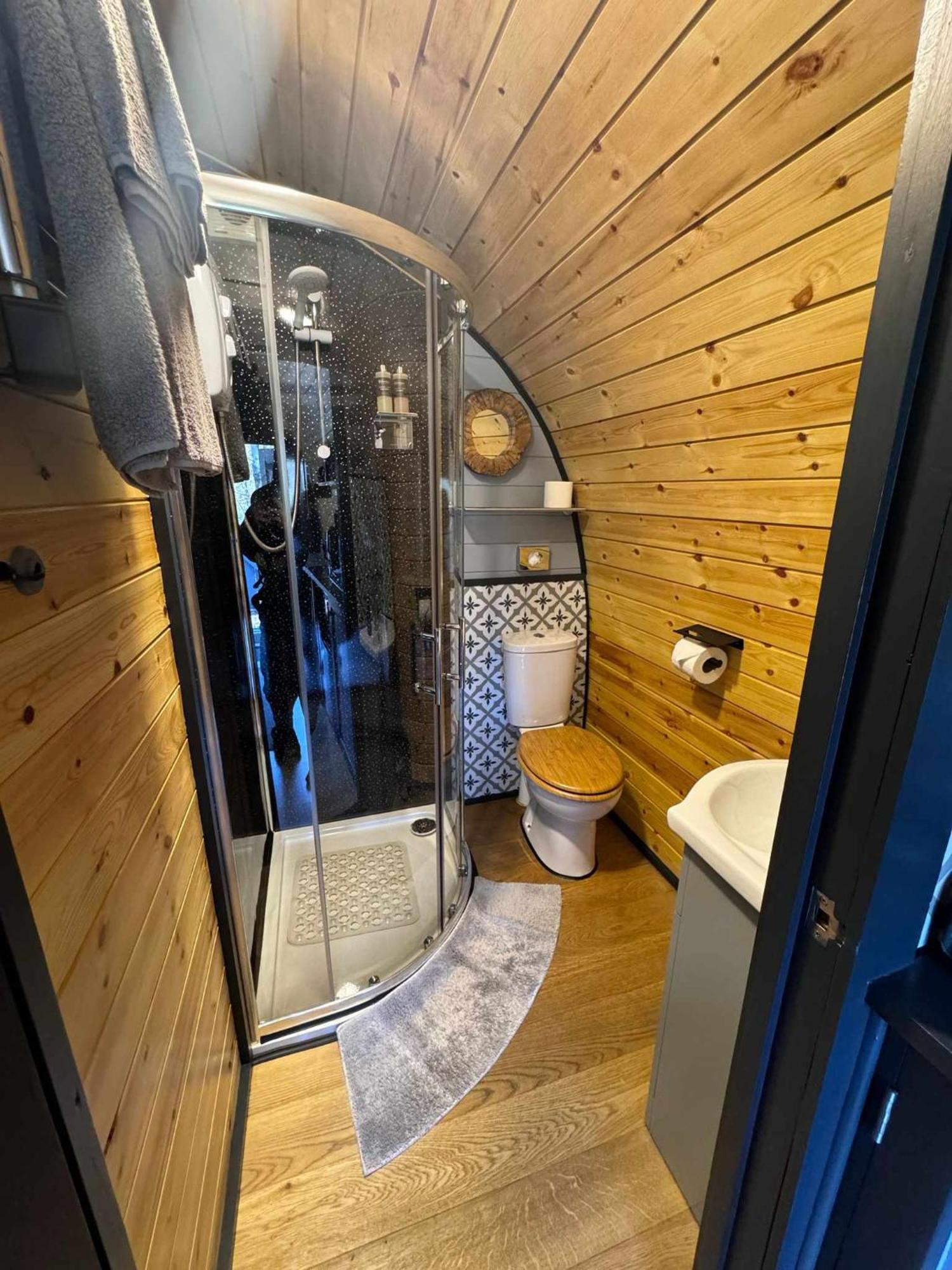 Riverside Pod, West Highland Way Holidays Кинлохлевън Екстериор снимка